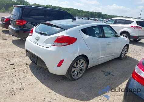 2013 Hyundai Veloster Base W/Black z USA, uszkodzony, nr VIN KMHTC6AD2DU131983